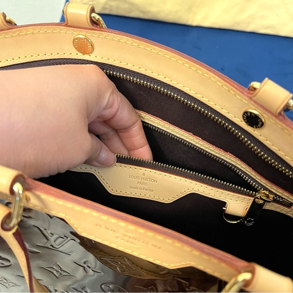 Brea GM Monogram Vernis
Patent Leather Top Handle Bag - Picture 6 of 7